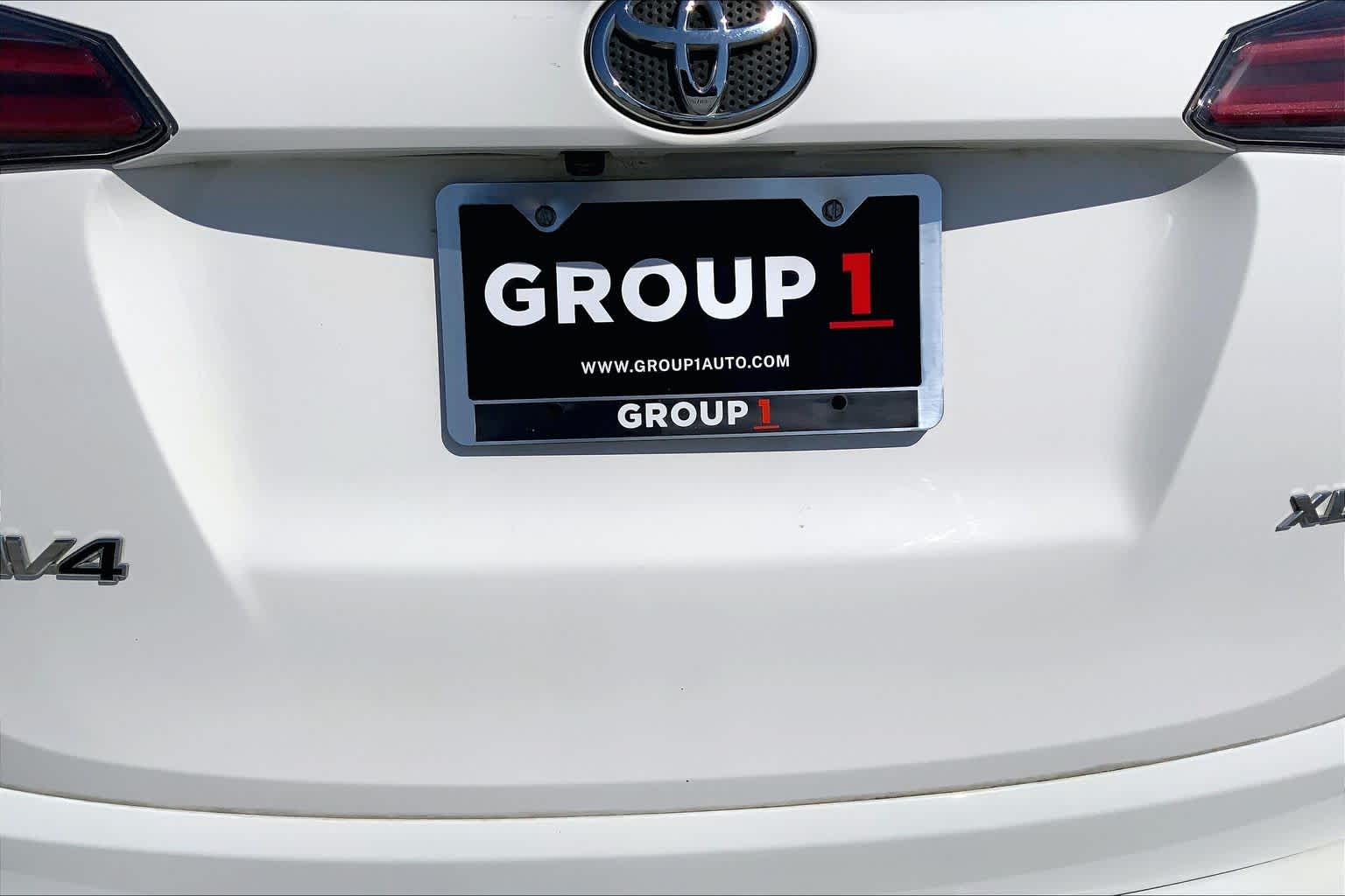 2018 Toyota RAV4 photo 10 of 36