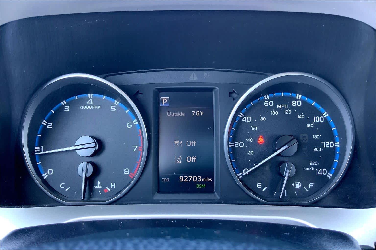 2018 Toyota RAV4 photo 25 of 36