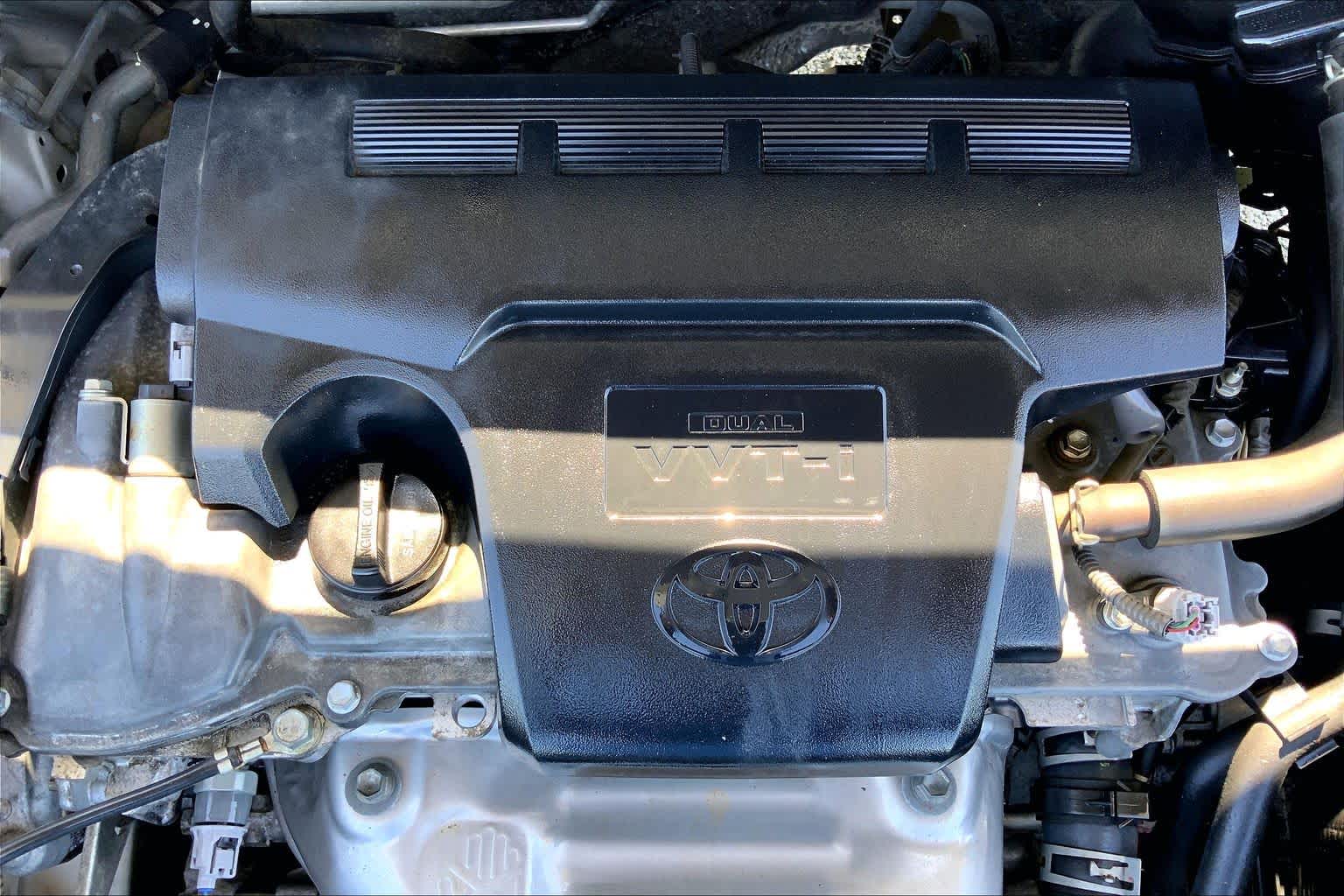 2018 Toyota RAV4 photo 32 of 36