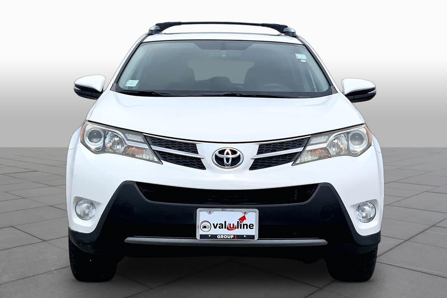 2013 Toyota RAV4 photo 4 of 36