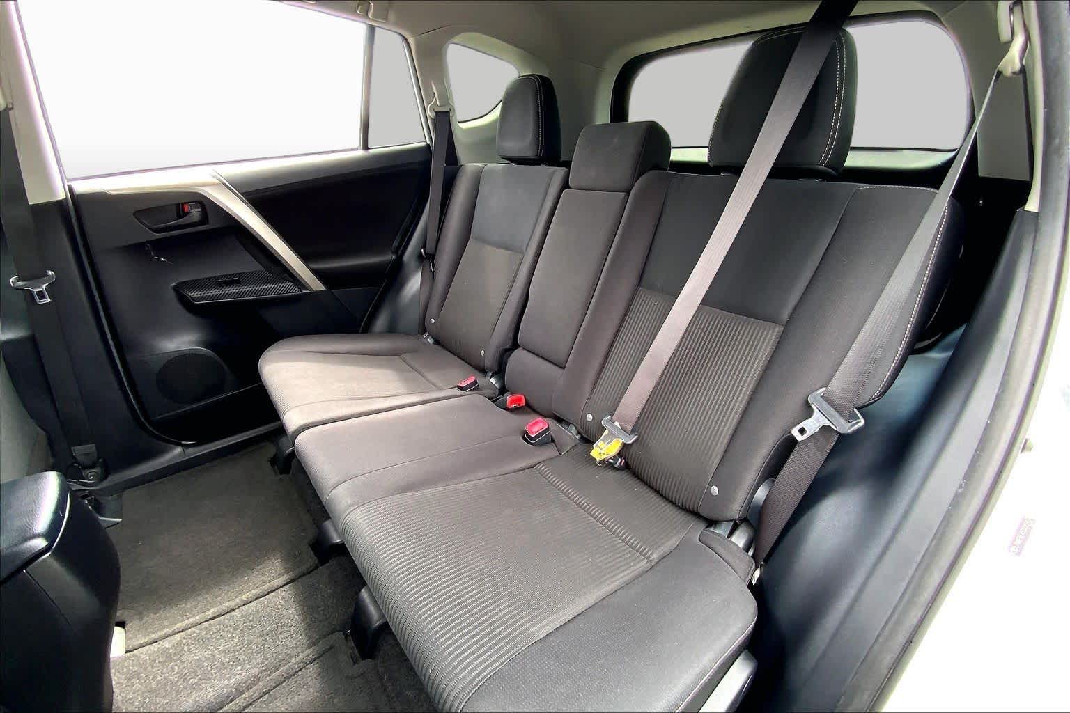 2013 Toyota RAV4 photo 20 of 36