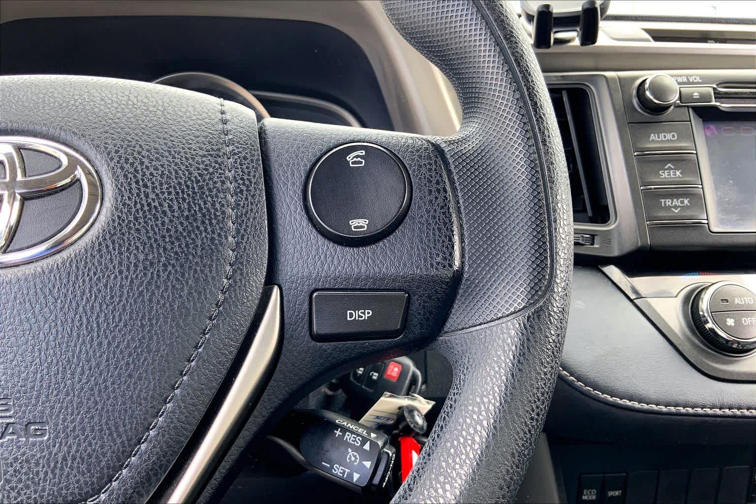 2013 Toyota RAV4 photo 24 of 36