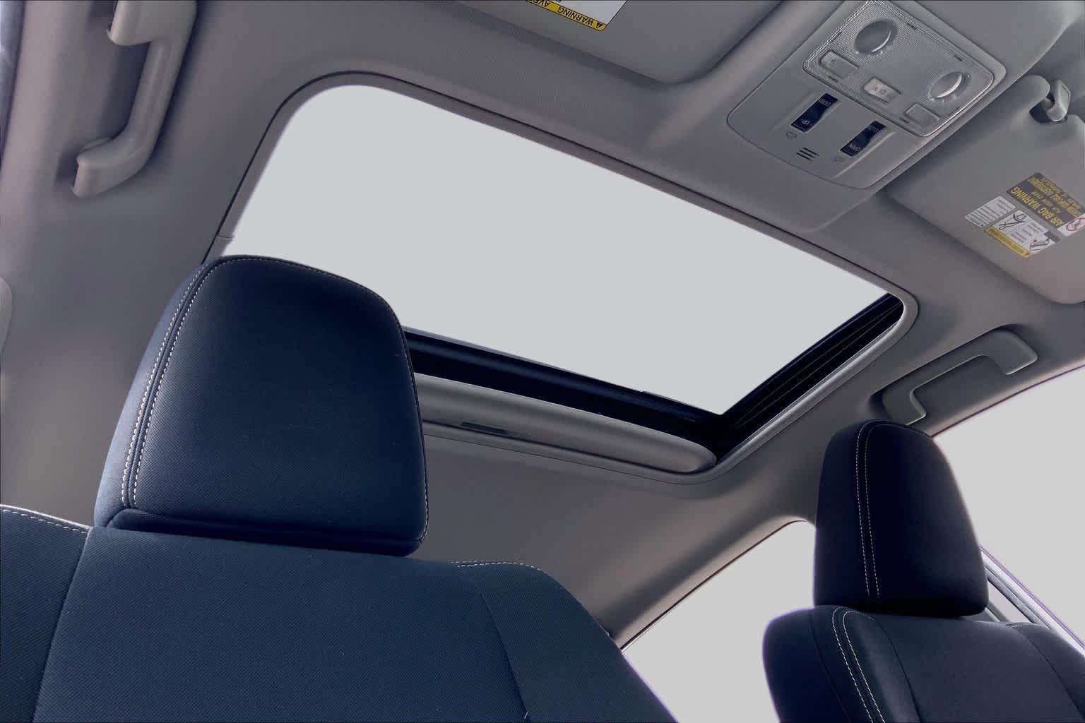 2013 Toyota RAV4 photo 14 of 36
