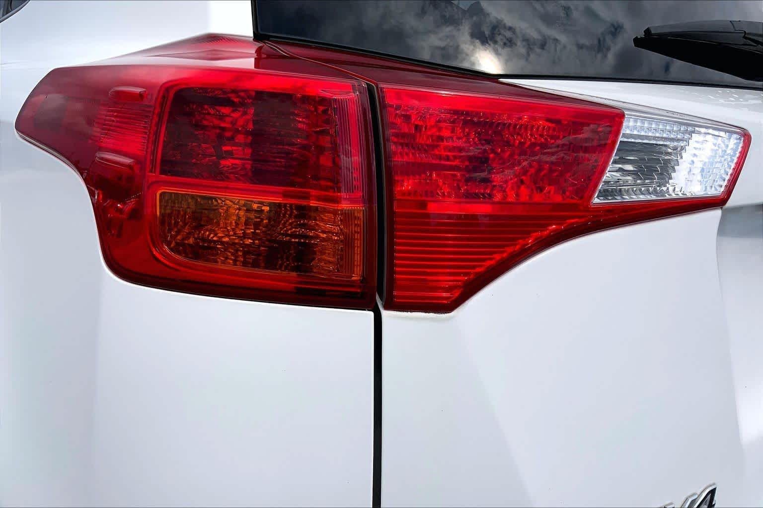 2013 Toyota RAV4 photo 28 of 36