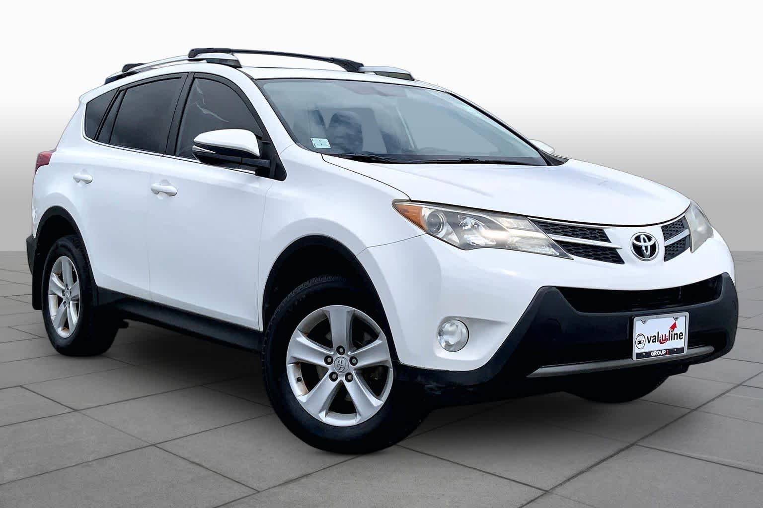 2013 Toyota RAV4 photo 3 of 36