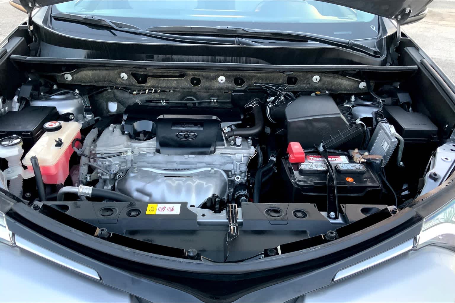 2018 Toyota RAV4 photo 30 of 35