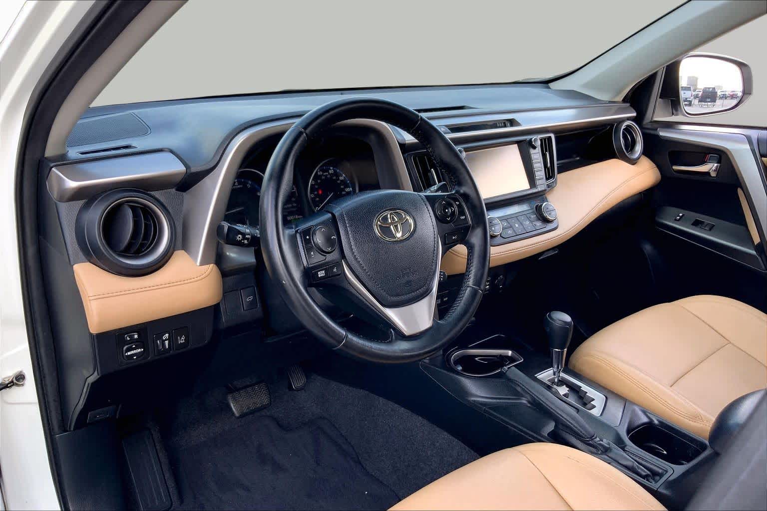 2018 Toyota RAV4 XLE Super White at Group 1 Toyota Southwest