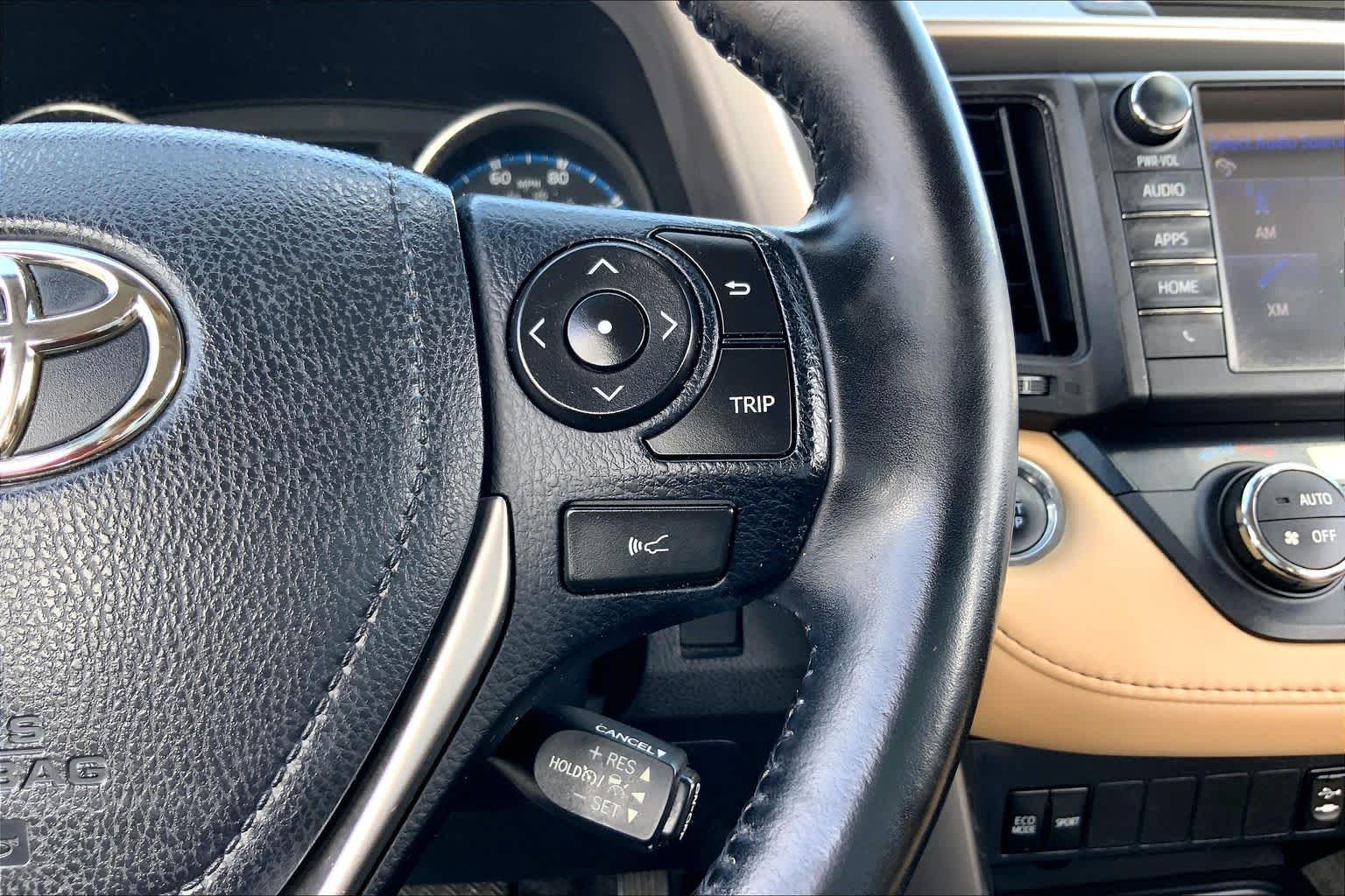 2018 Toyota RAV4 XLE Super White at Group 1 Toyota Southwest