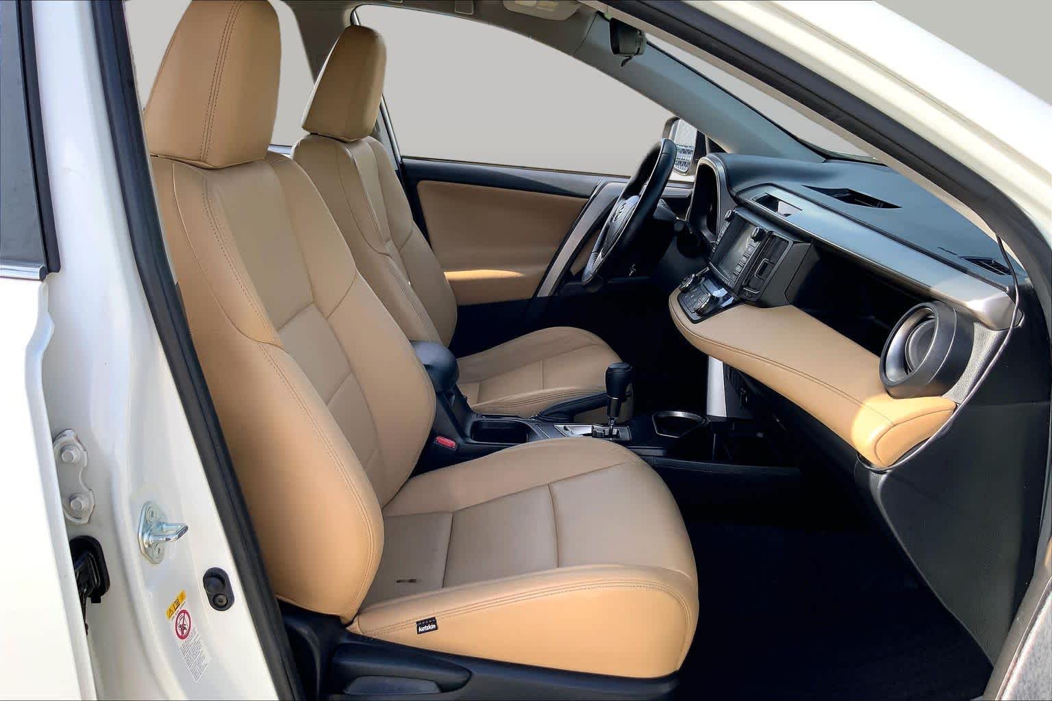 2018 Toyota RAV4 XLE Super White at Group 1 Toyota Southwest