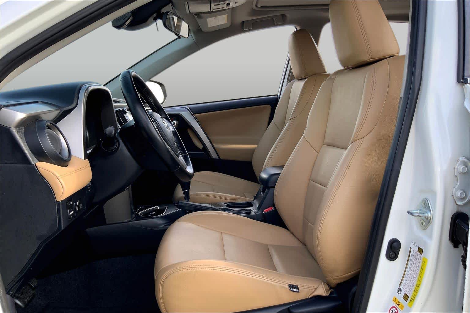 2018 Toyota RAV4 XLE Super White at Group 1 Toyota Southwest
