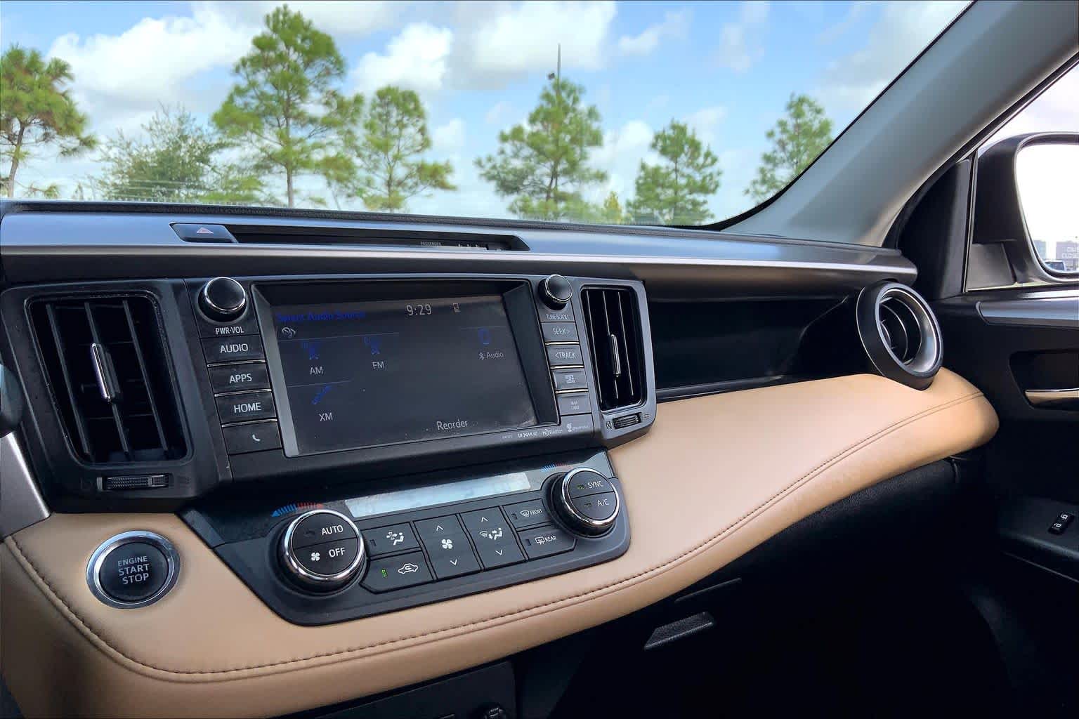 2018 Toyota RAV4 XLE Super White at Group 1 Toyota Southwest