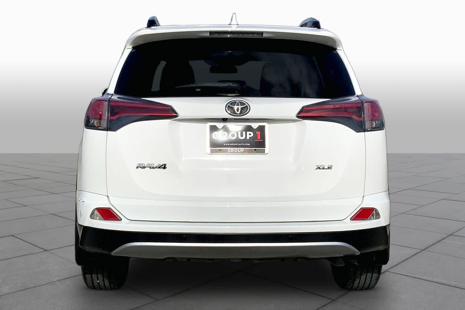2018 Toyota RAV4 XLE Super White at Group 1 Toyota Southwest