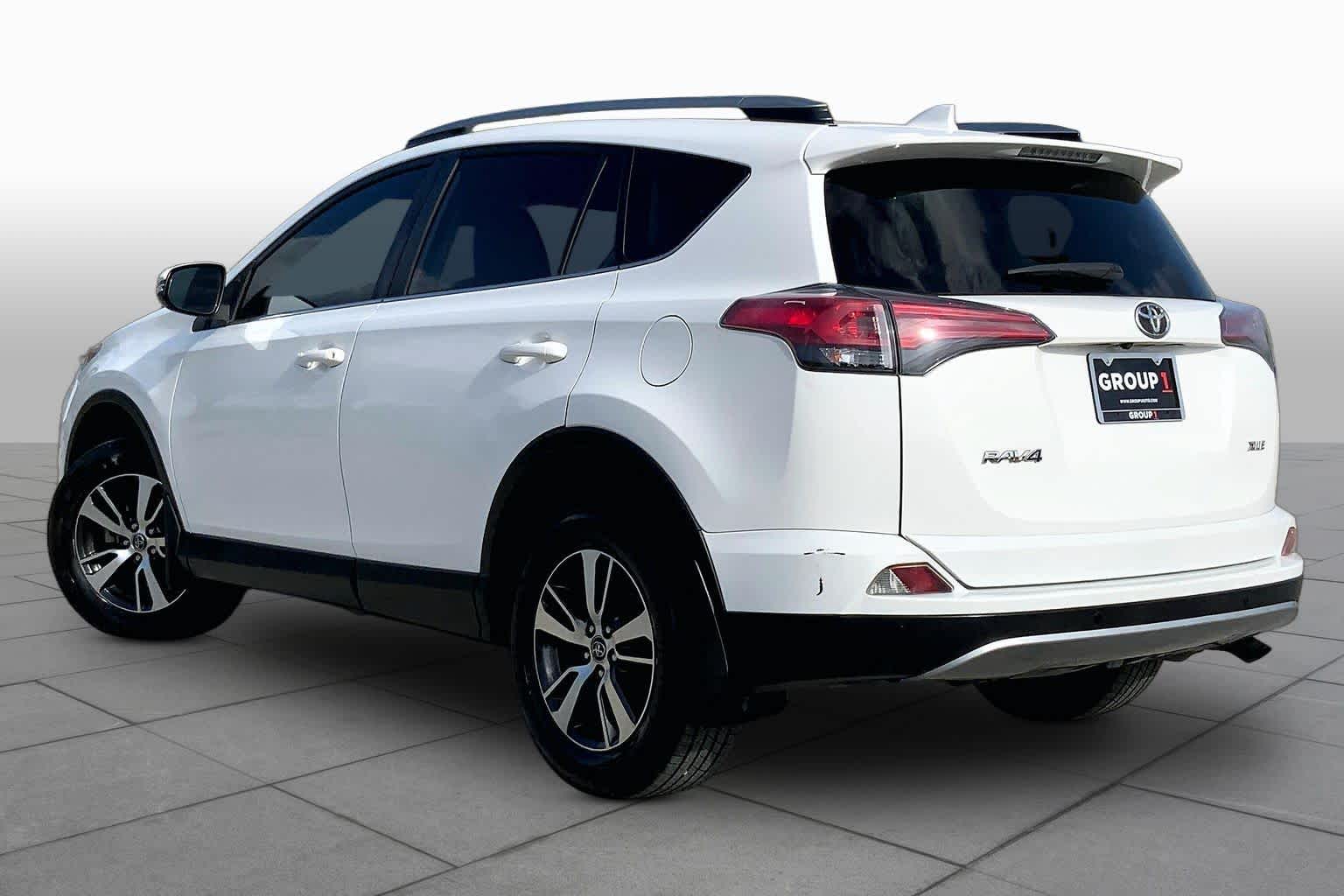 2018 Toyota RAV4 XLE Super White at Group 1 Toyota Southwest