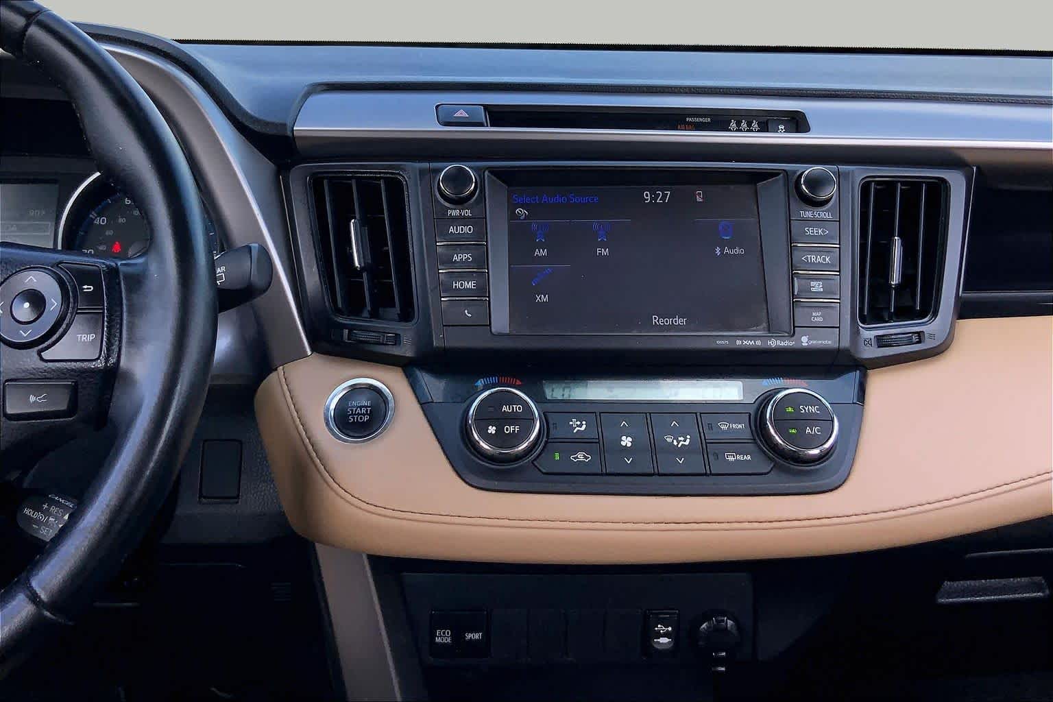 2018 Toyota RAV4 XLE Super White at Group 1 Toyota Southwest