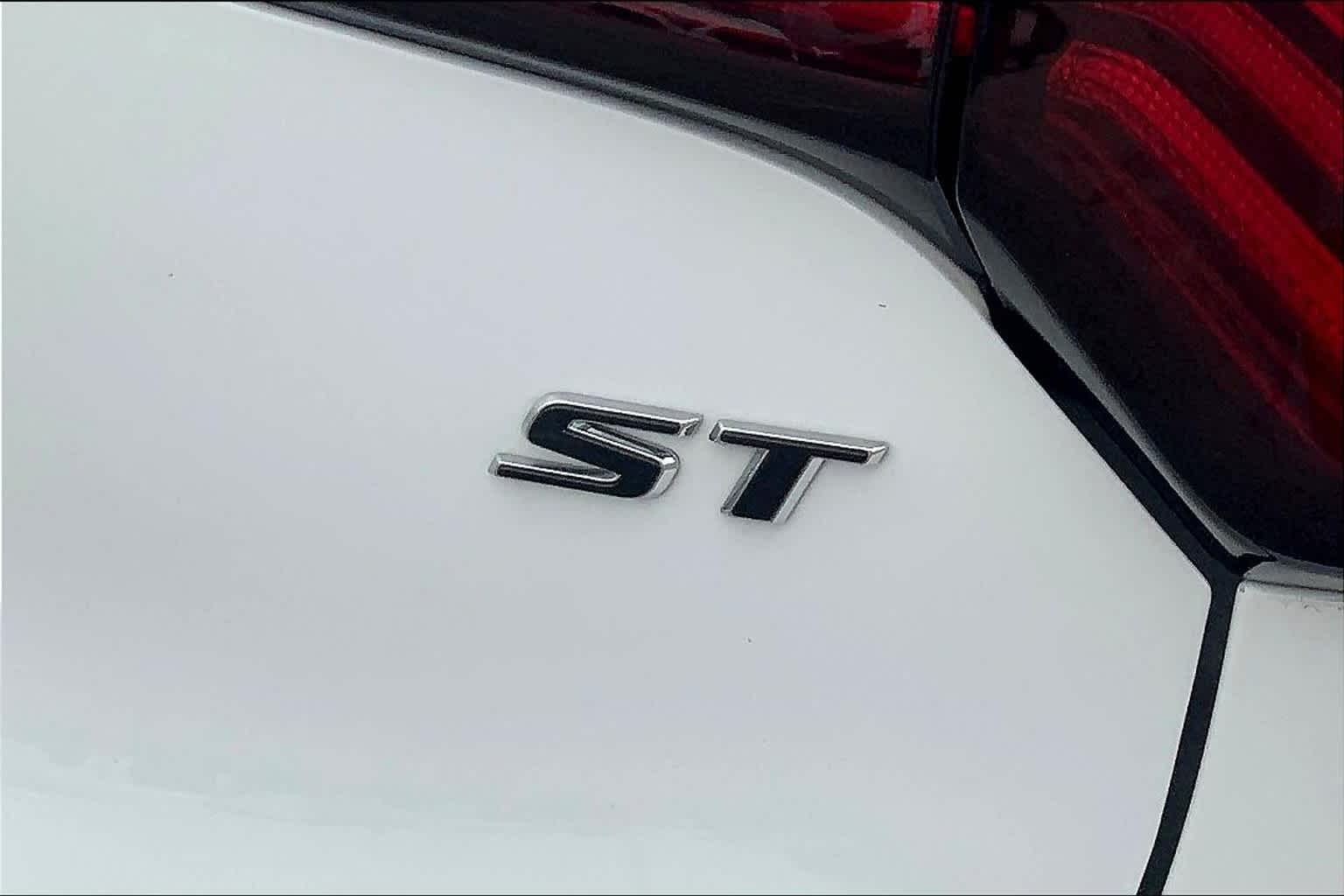 2024 Buick Encore GX Sport Touring Summit White at AutoNation Chevrolet Gulf Fwy