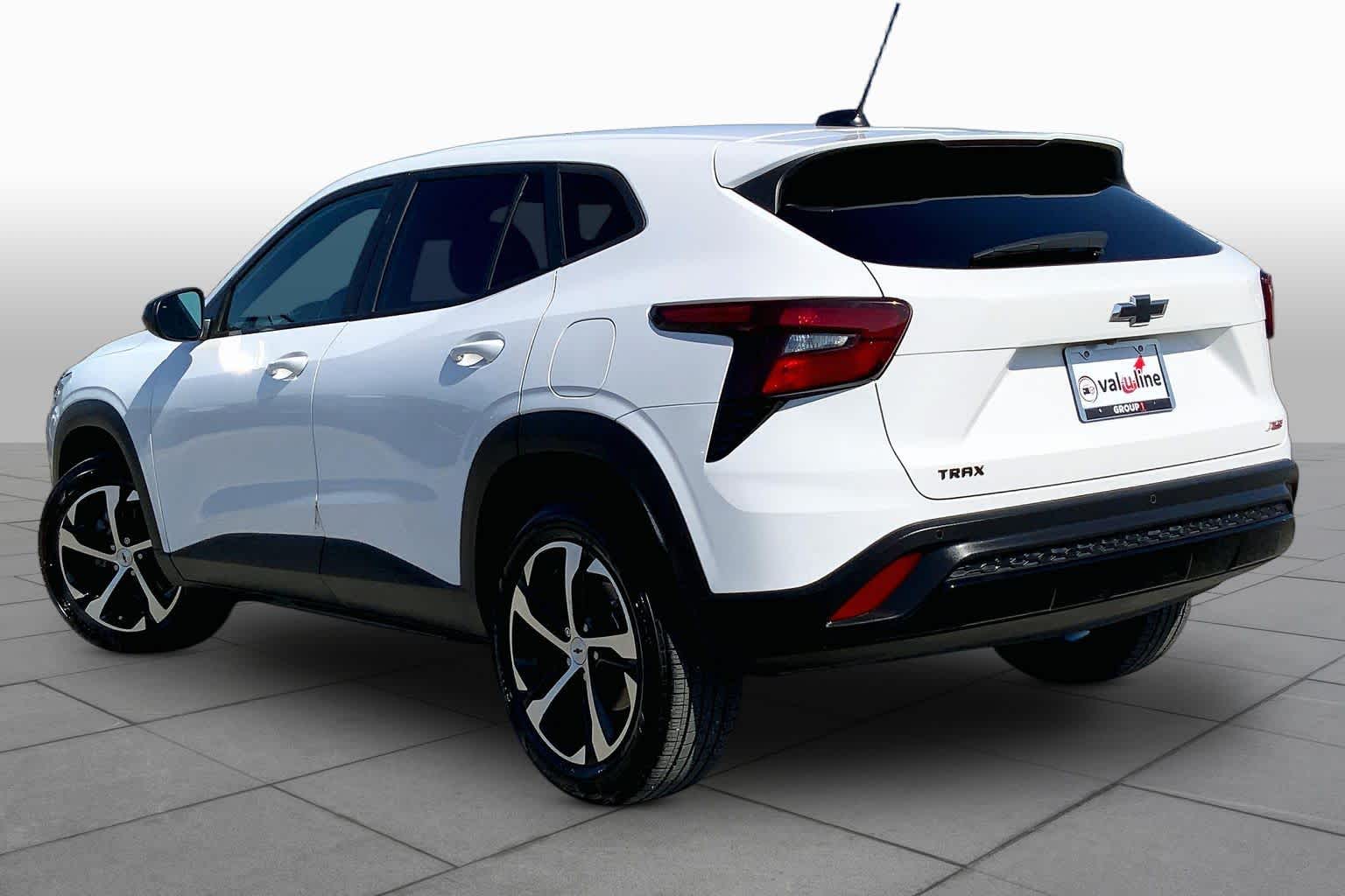 2024 Chevrolet Trax photo 12 of 36