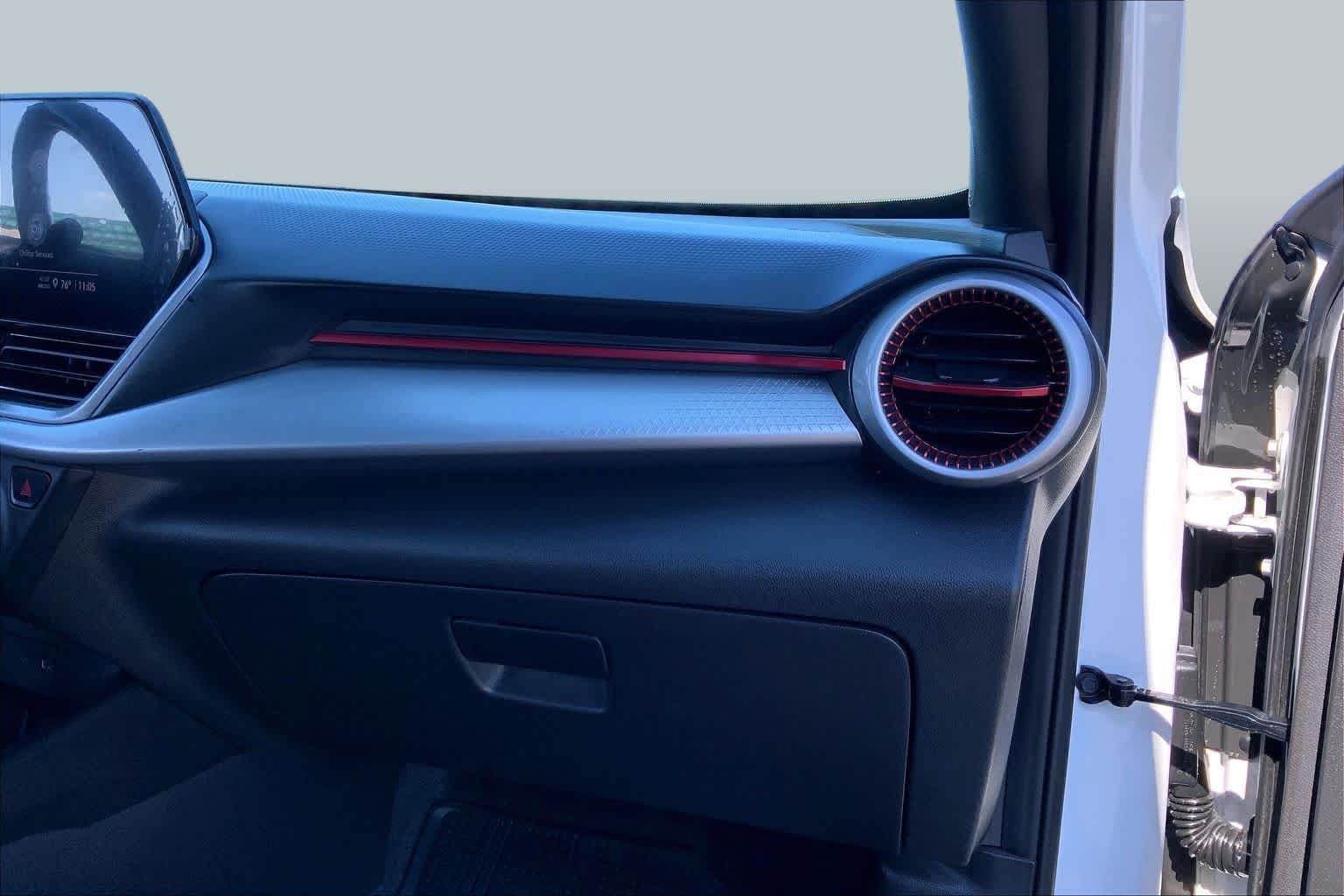 2024 Chevrolet Trax photo 18 of 36