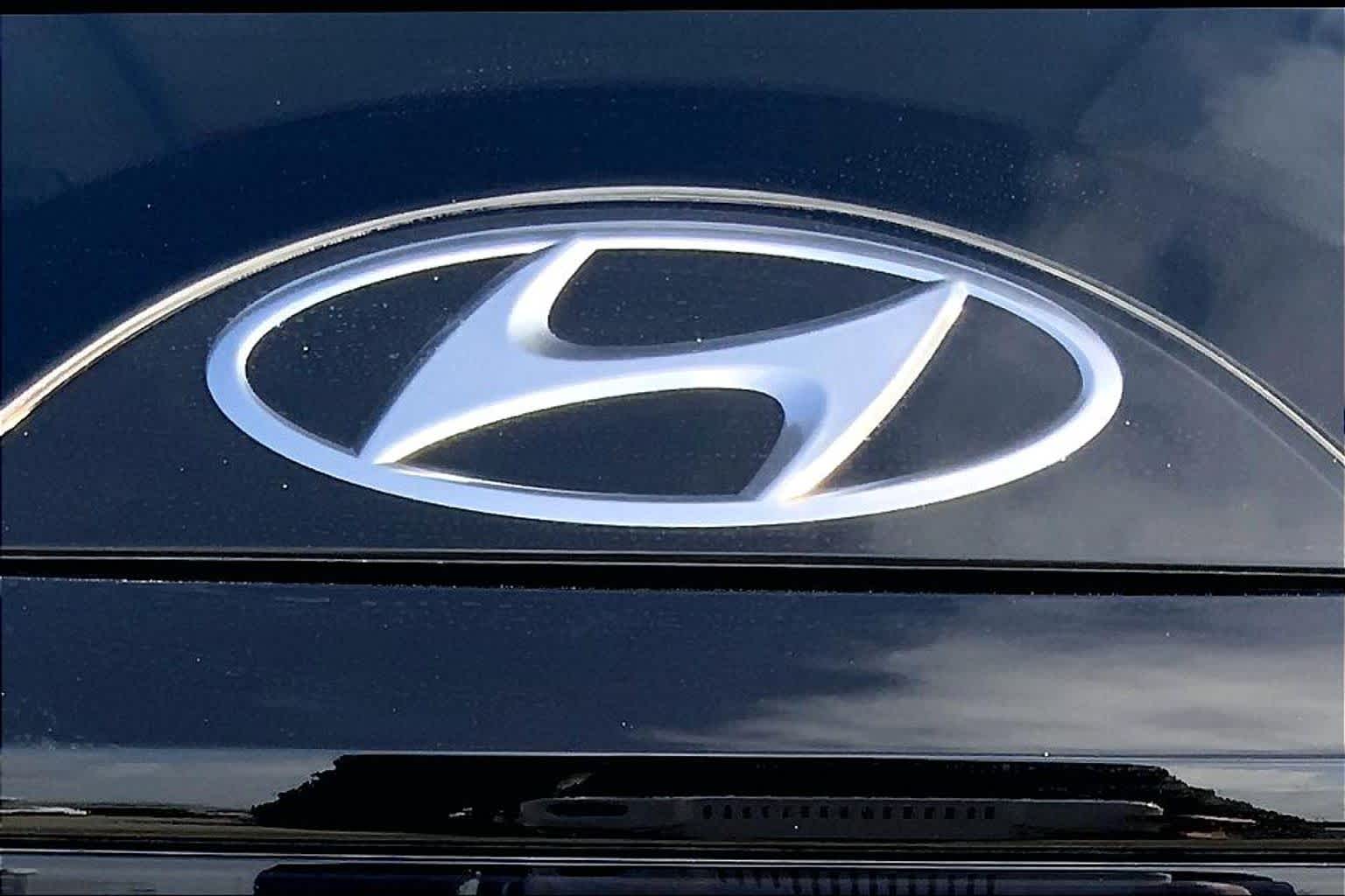 2024 Hyundai Tucson Hybrid SEL Convenience Black Pearl at Mac Haik Ford