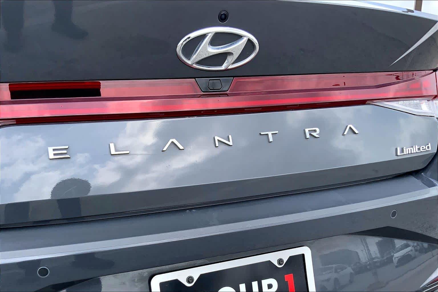 2023 Hyundai Elantra Limited - 9