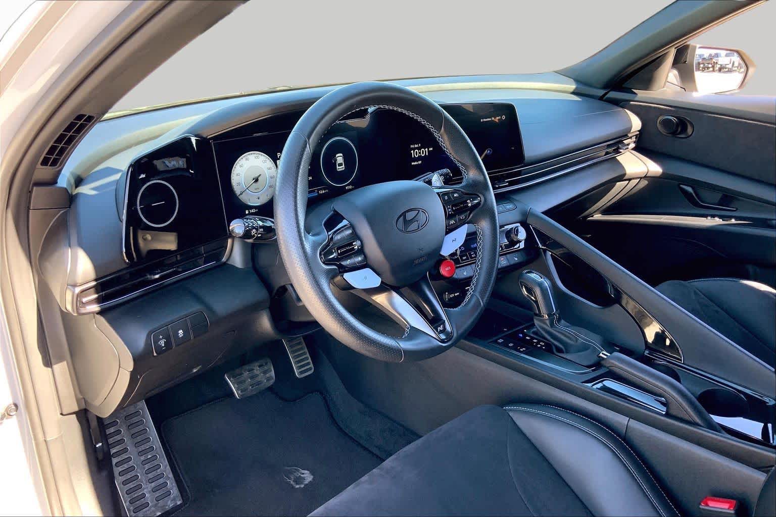 2025 Hyundai Elantra N photo 17 of 33