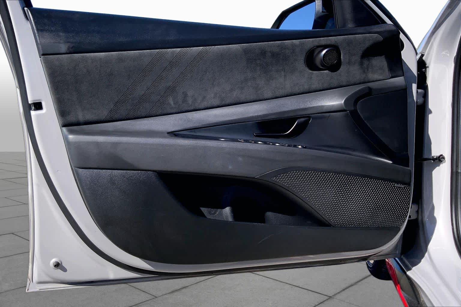2025 Hyundai Elantra N photo 21 of 33