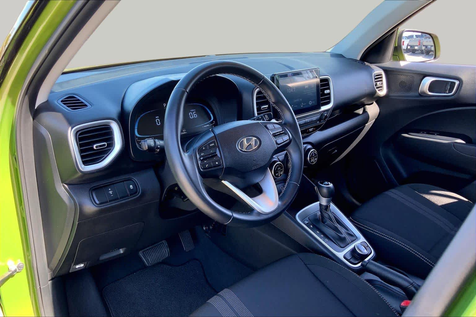 2023 Hyundai Venue photo 17 of 36