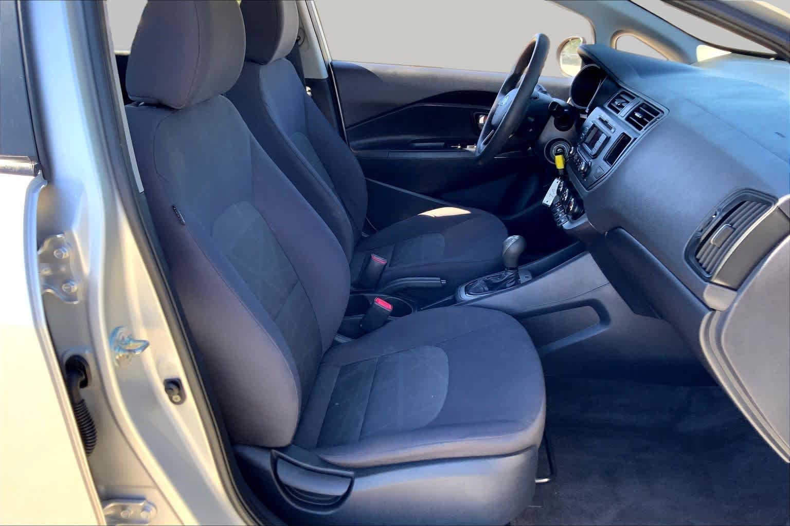 2012 Kia Rio photo 9 of 35