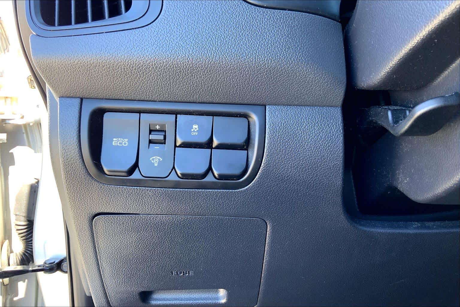 2012 Kia Rio photo 32 of 35