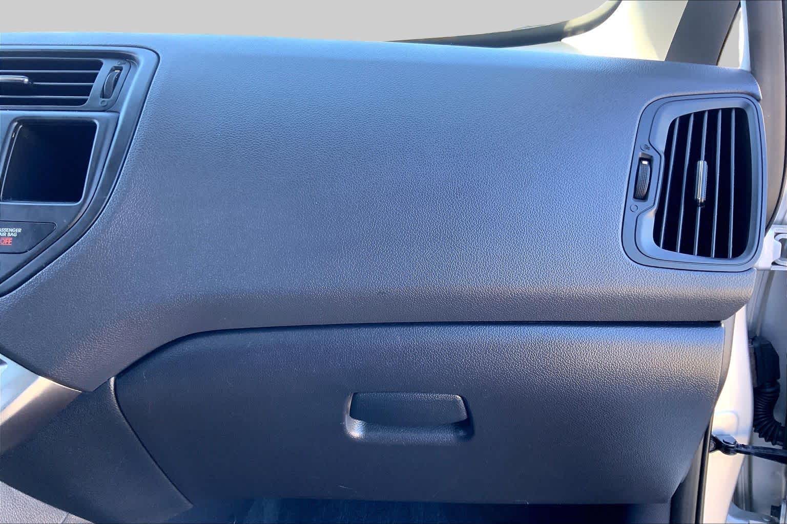2012 Kia Rio photo 18 of 35