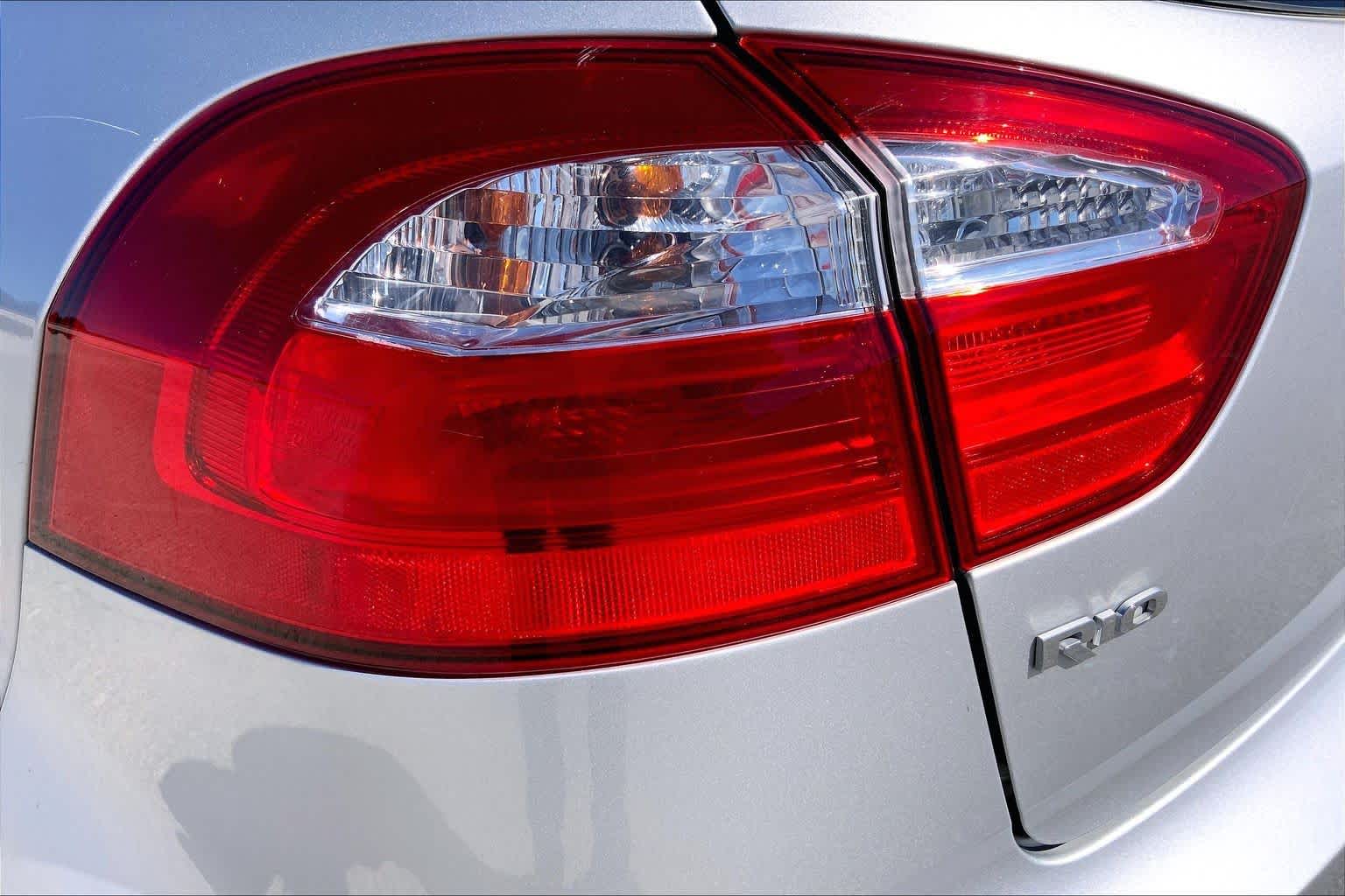 2012 Kia Rio photo 27 of 35