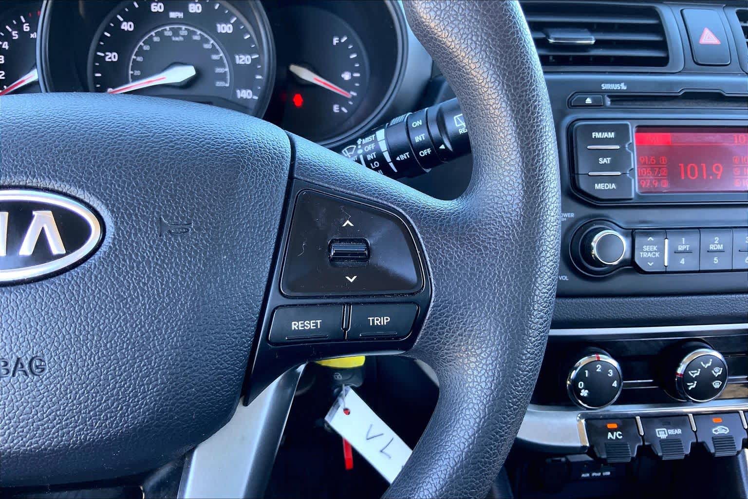 2012 Kia Rio photo 24 of 35
