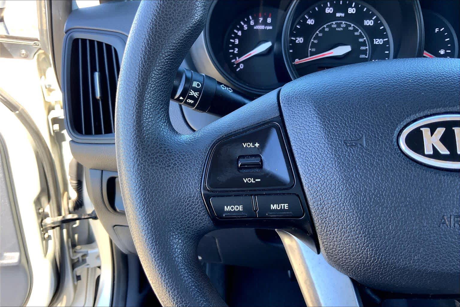 2012 Kia Rio photo 23 of 35