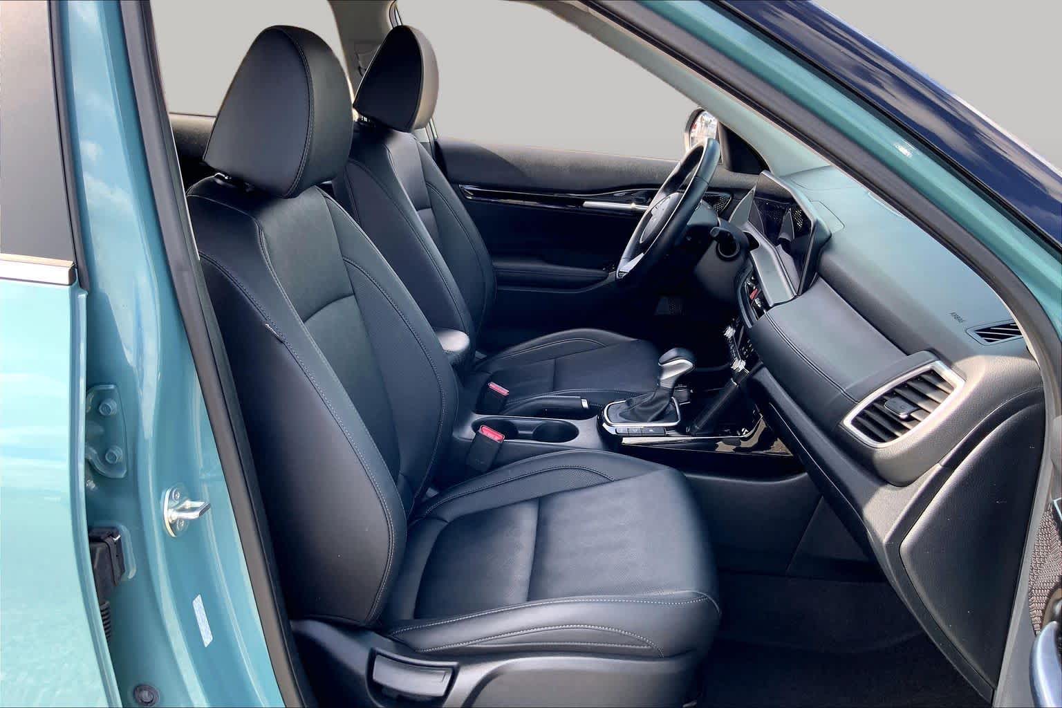 2025 Kia Seltos photo 9 of 36