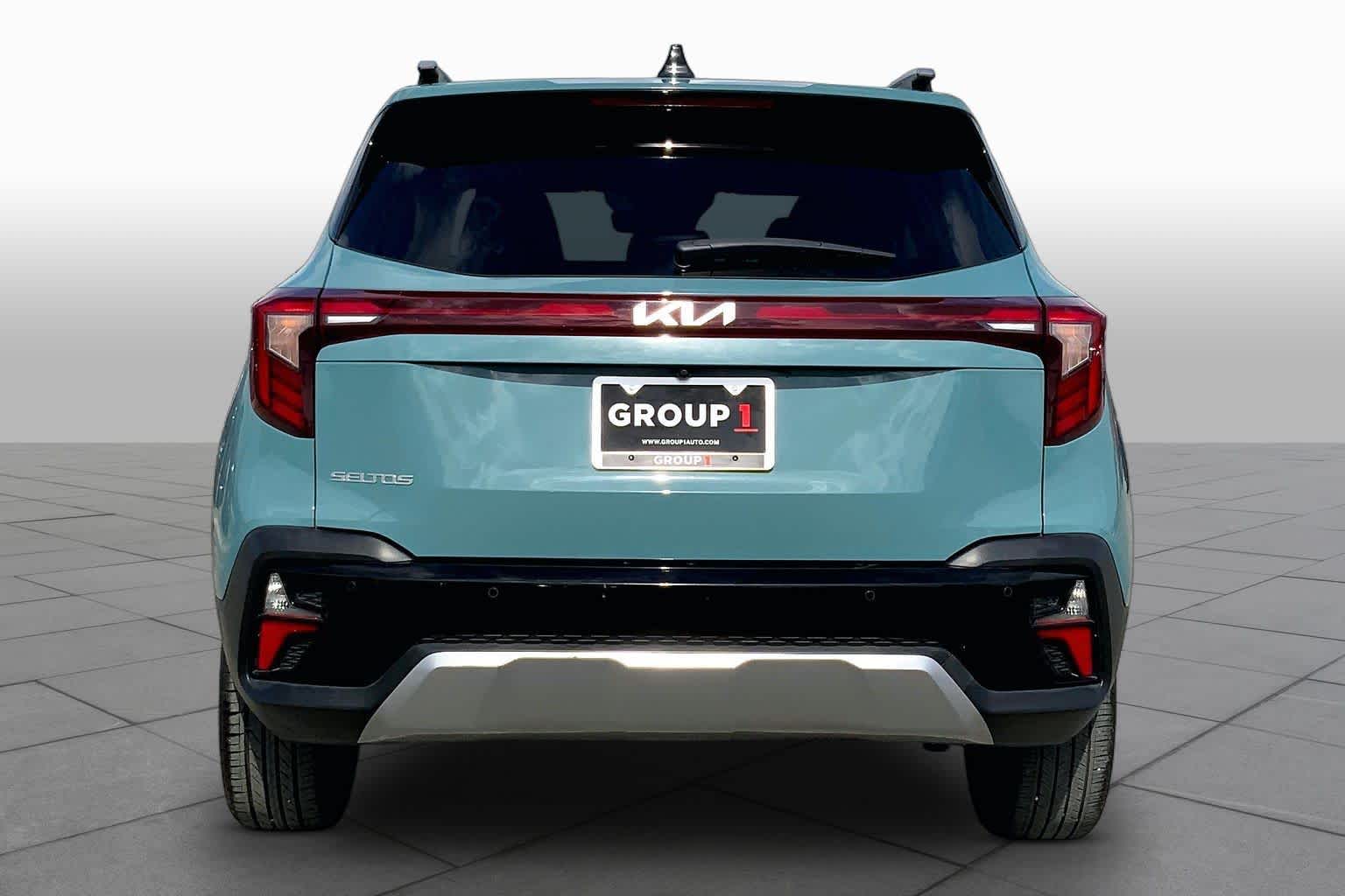2025 Kia Seltos photo 5 of 36