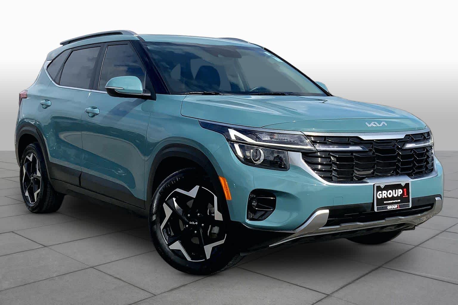 2025 Kia Seltos photo 3 of 36