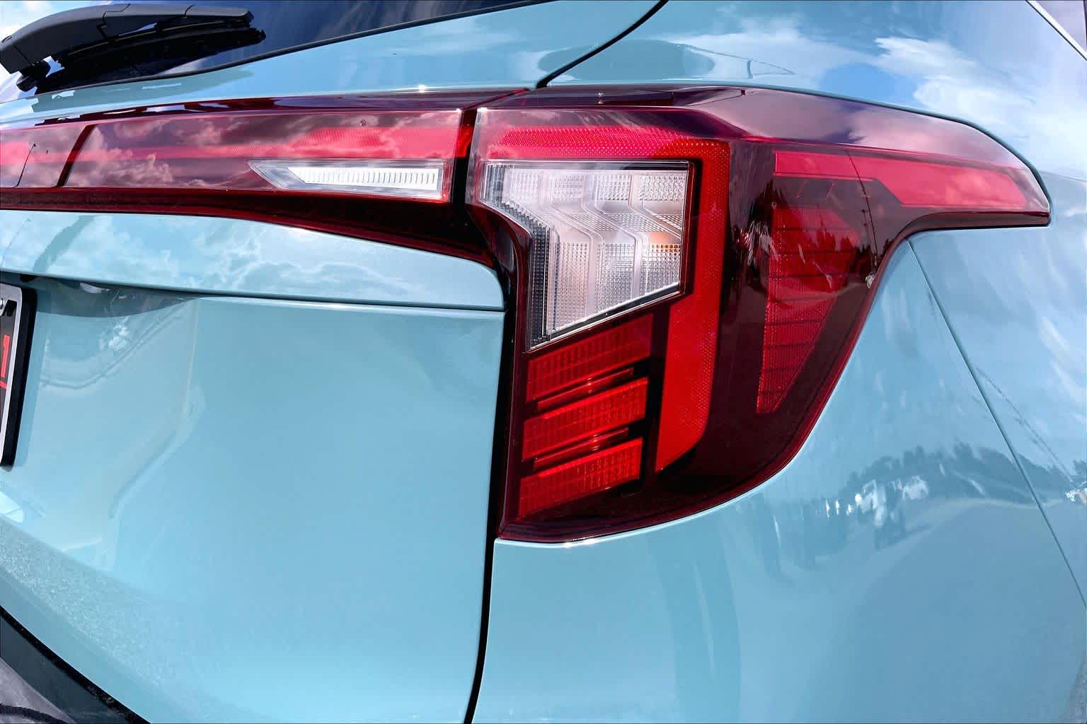 2025 Kia Seltos photo 10 of 36
