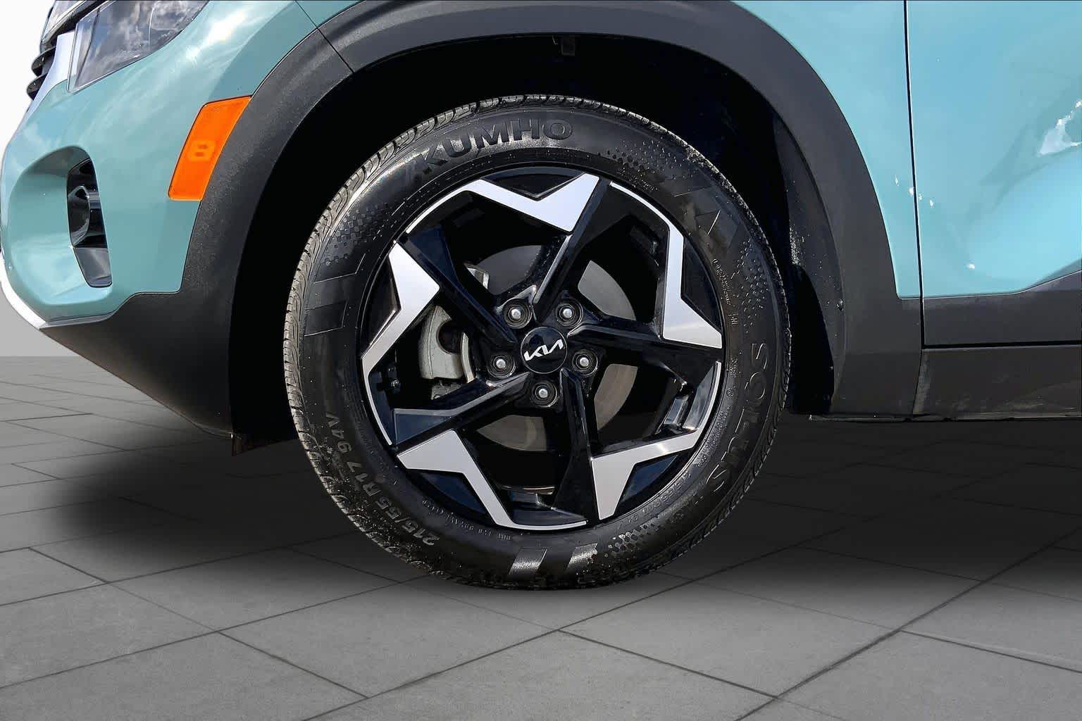 2025 Kia Seltos photo 11 of 36