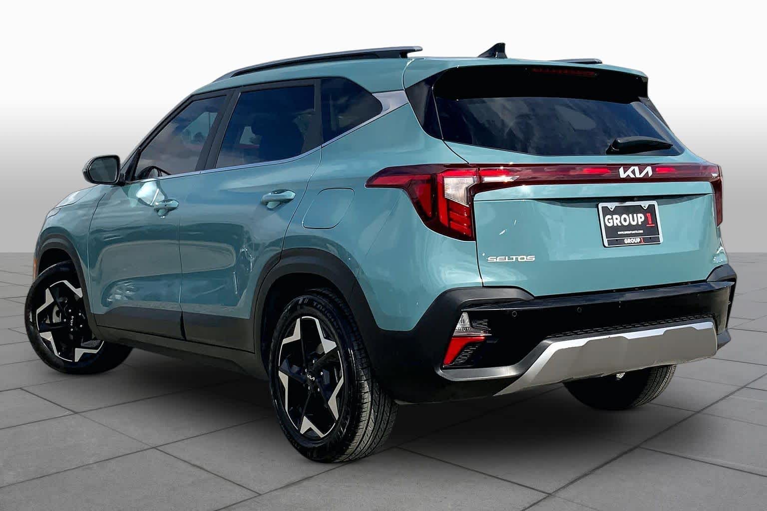 2025 Kia Seltos photo 12 of 36