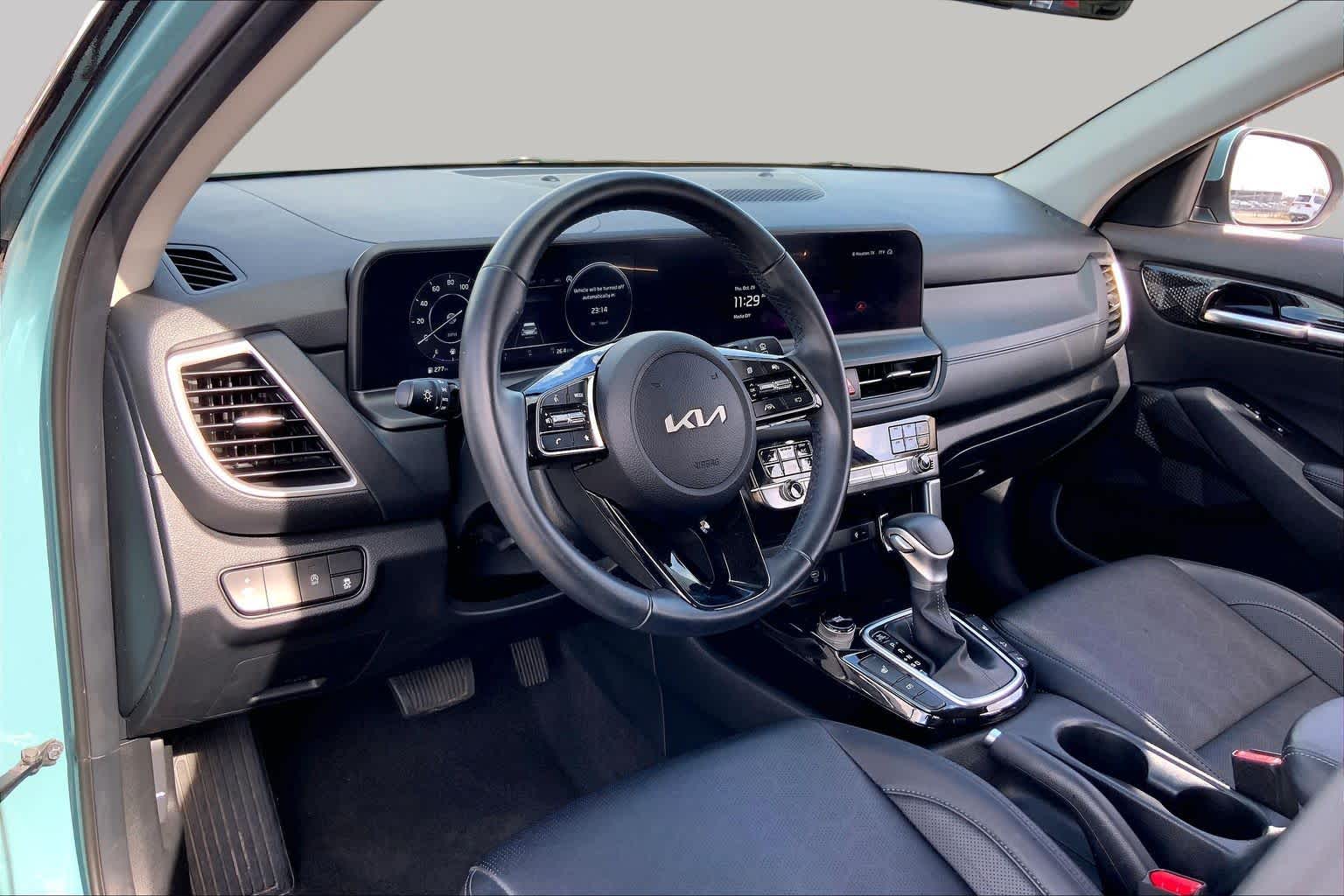 2025 Kia Seltos photo 17 of 36
