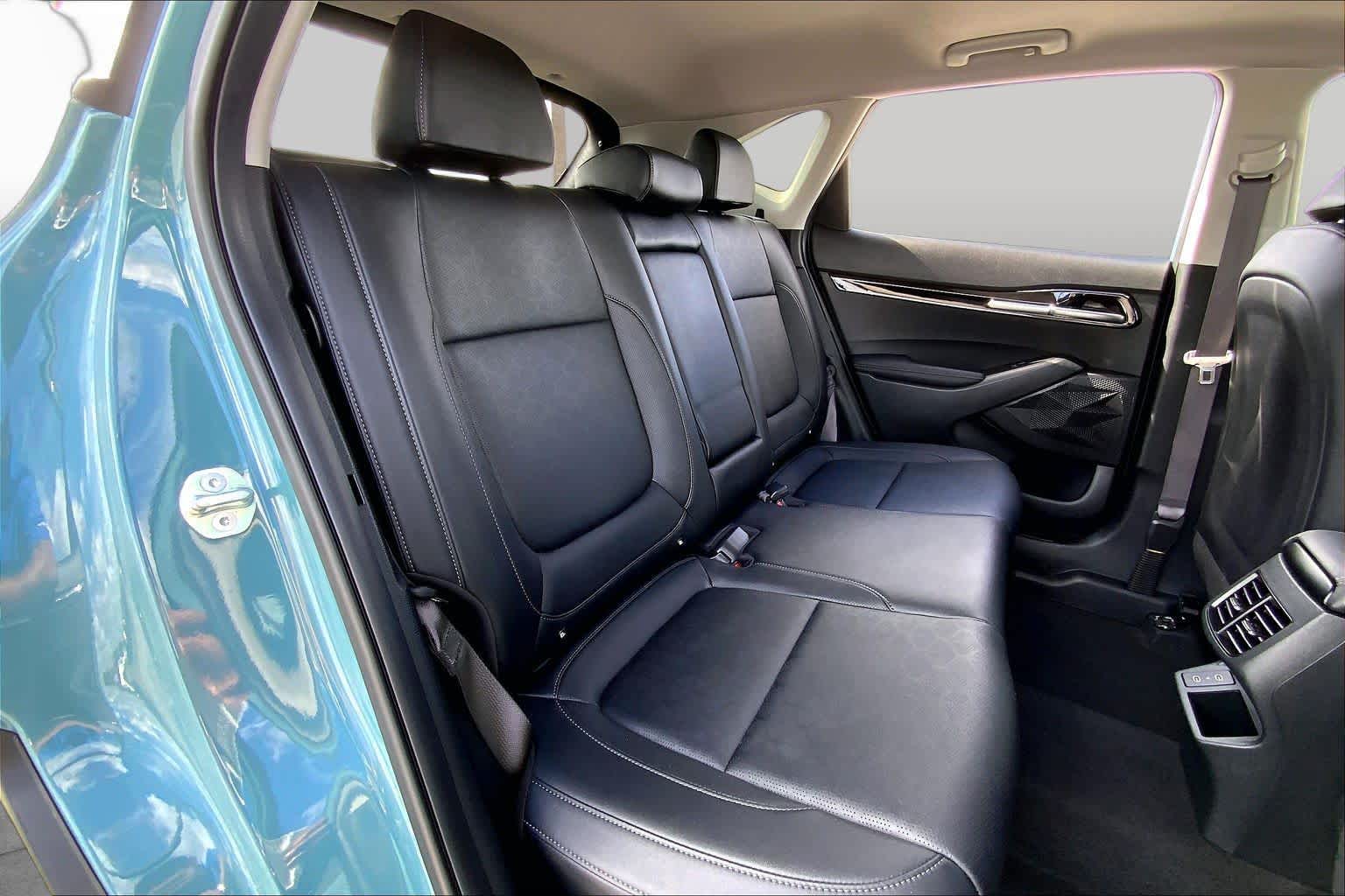 2025 Kia Seltos photo 19 of 36