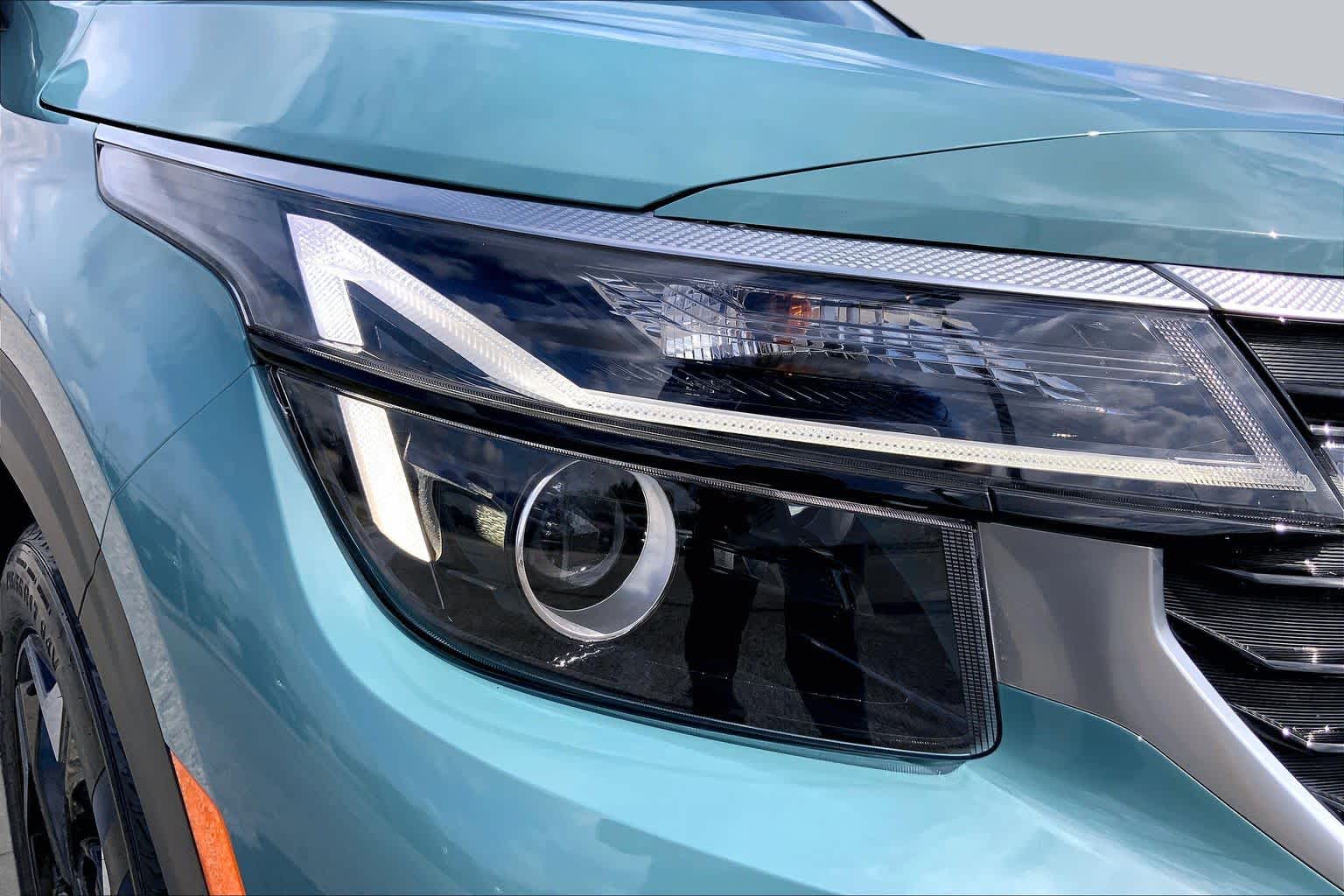 2025 Kia Seltos photo 27 of 36