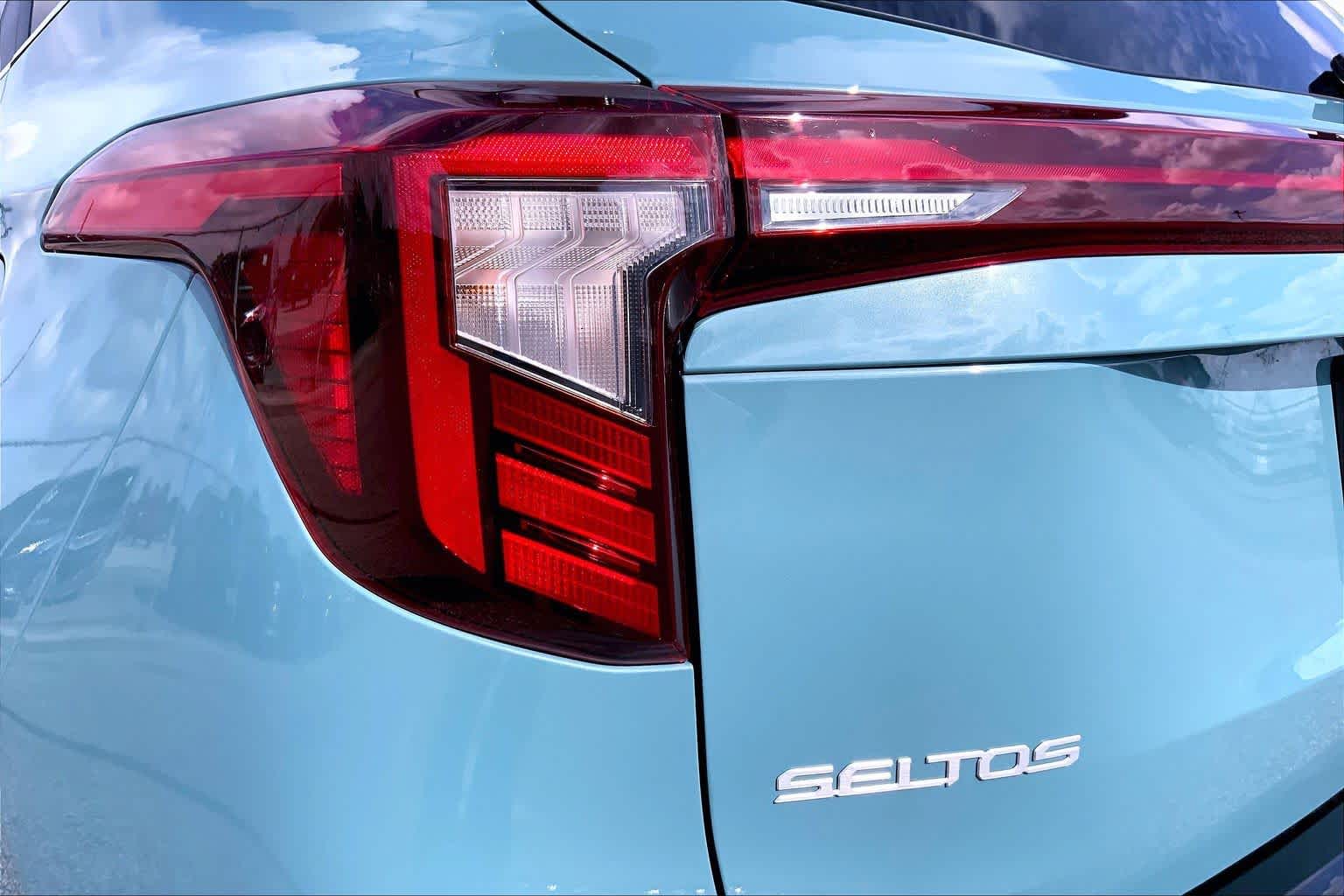 2025 Kia Seltos photo 28 of 36