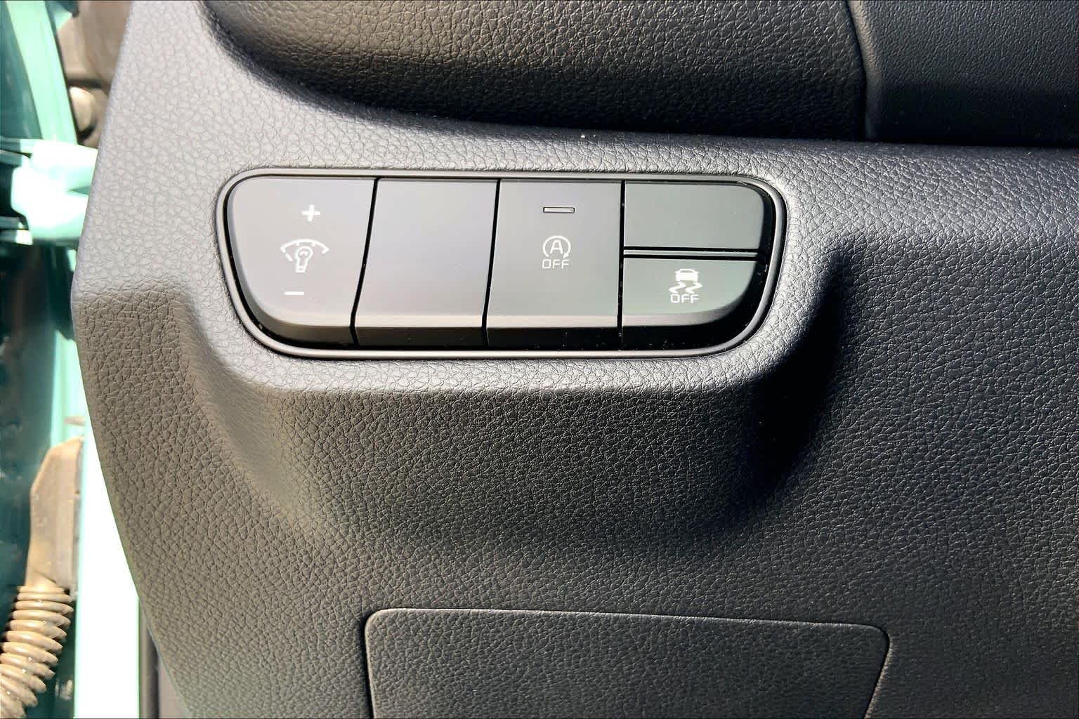 2025 Kia Seltos photo 33 of 36