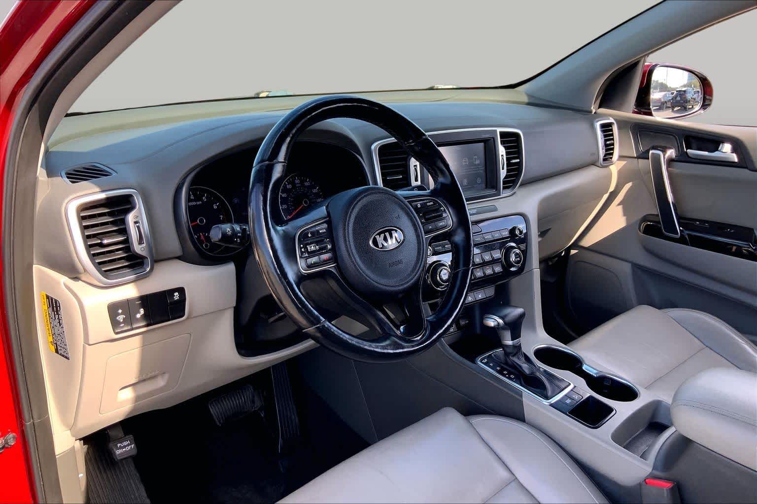 2019 Kia Sportage photo 17 of 36