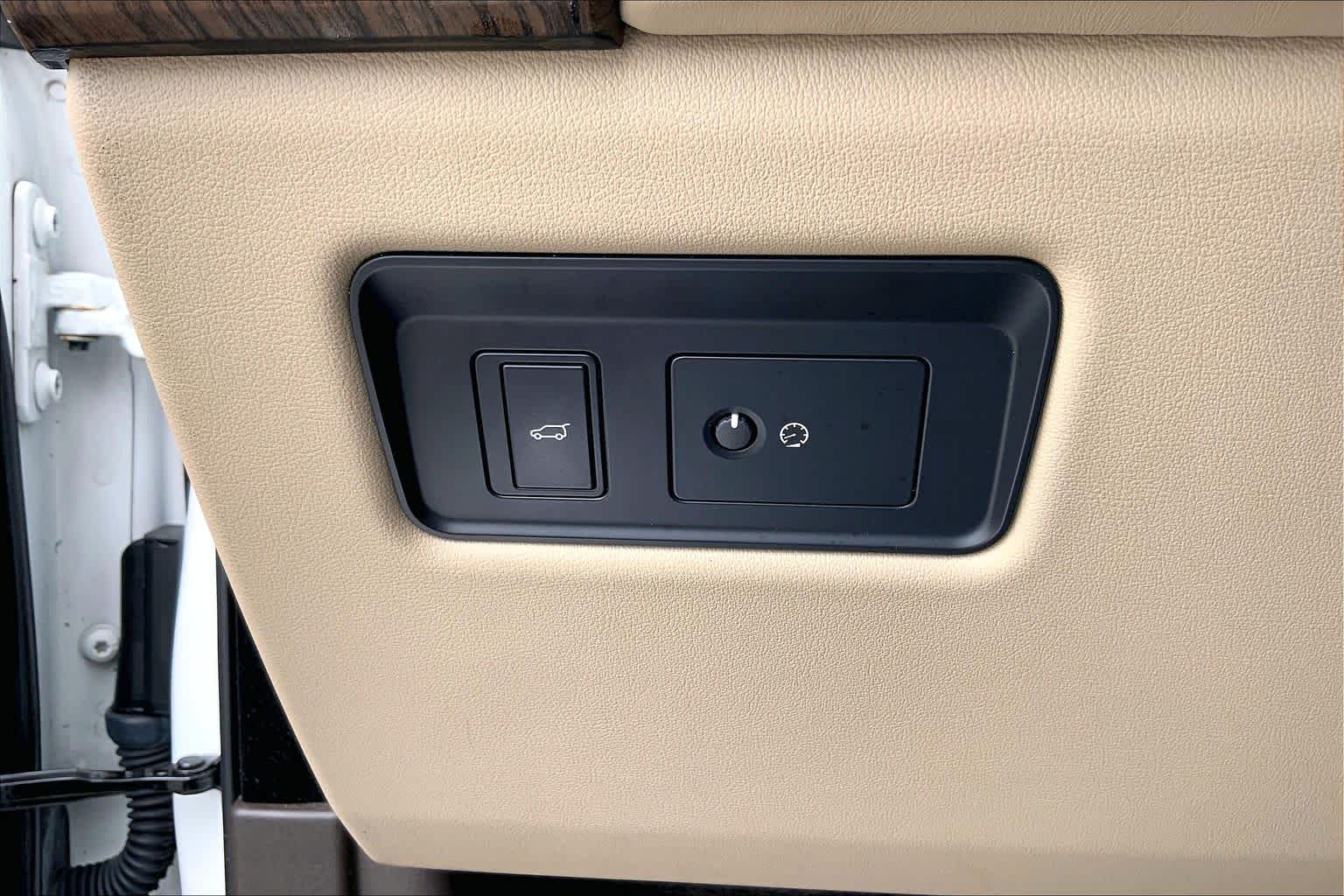 2019 Land Rover Range Rover HSE Yulong White Metallic at HGreg Houston