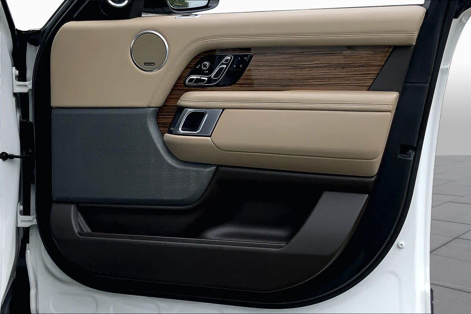 2019 Land Rover Range Rover HSE Yulong White Metallic at HGreg Houston