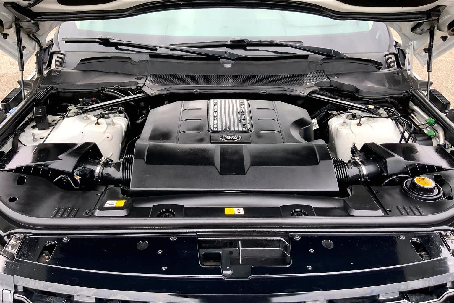 2019 Land Rover Range Rover HSE Yulong White Metallic at HGreg Houston