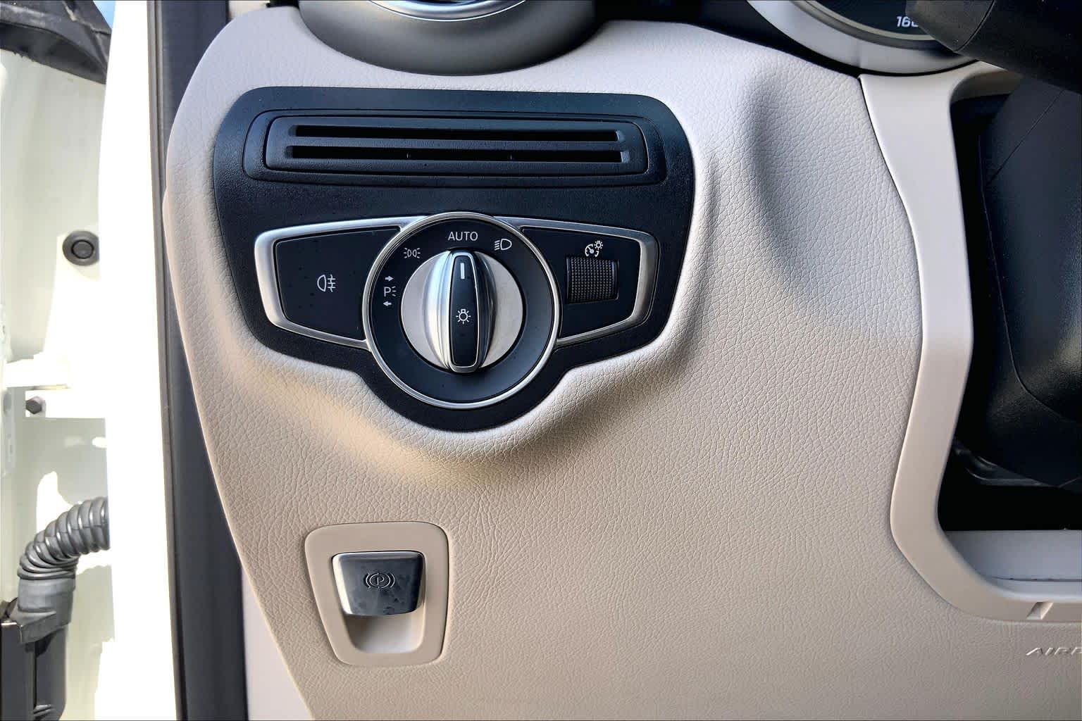 2022 Mercedes-Benz GLC 300 GLC 300 Polar White at Lexus Southwest Houston