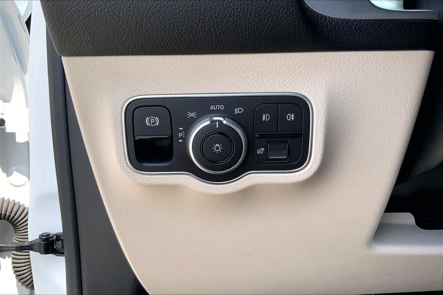 2025 Mercedes-Benz GLB 250 GLB 250 Polar White at Group 1 Toyota Southwest