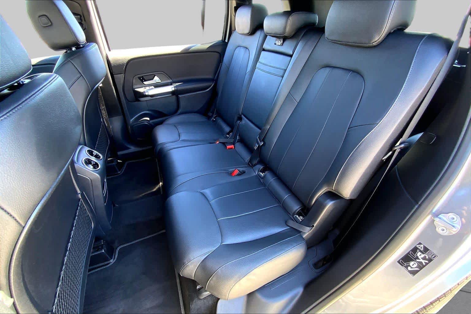 2023 Mercedes-Benz GLB 250 photo 20 of 36